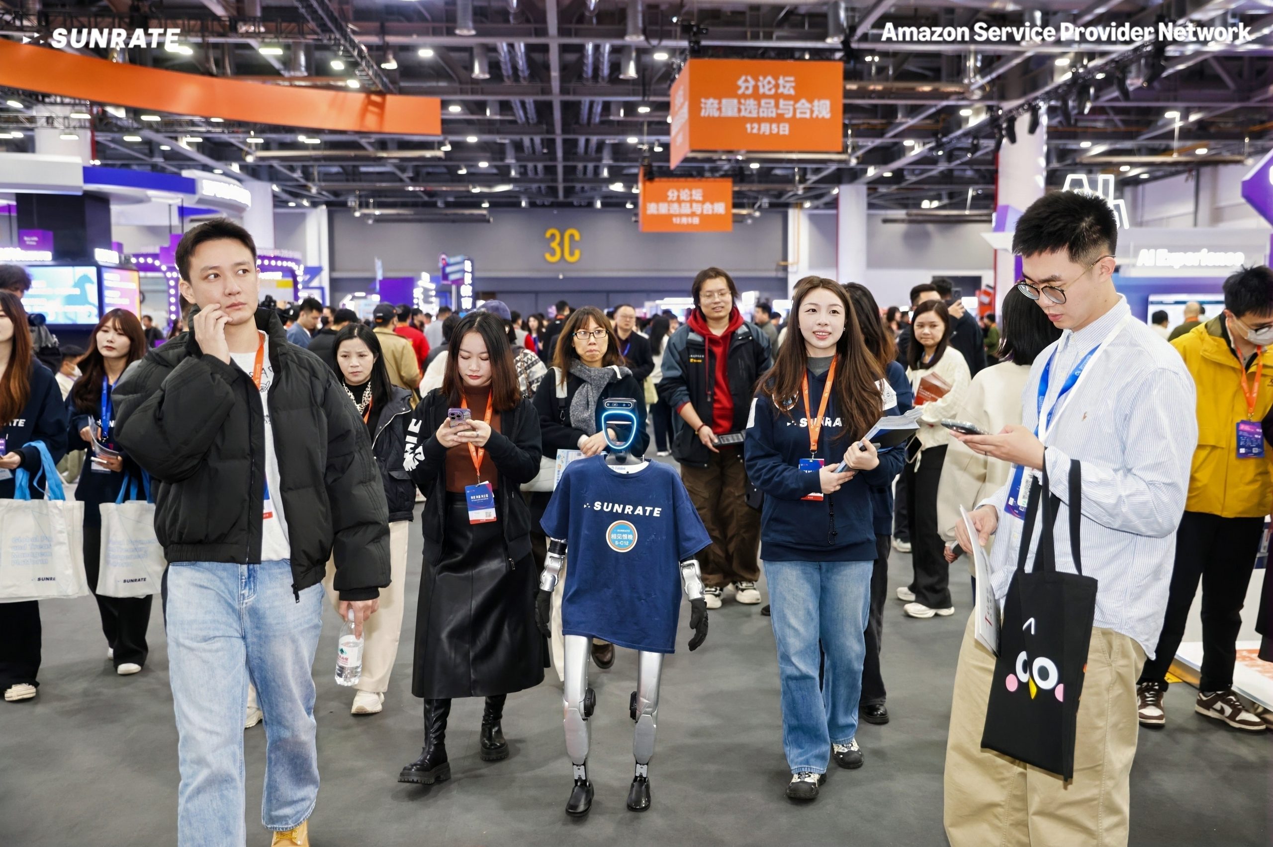 首日盛况直击 | 寻汇SUNRATE闪耀亚马逊跨境峰会，展台火爆成焦点！